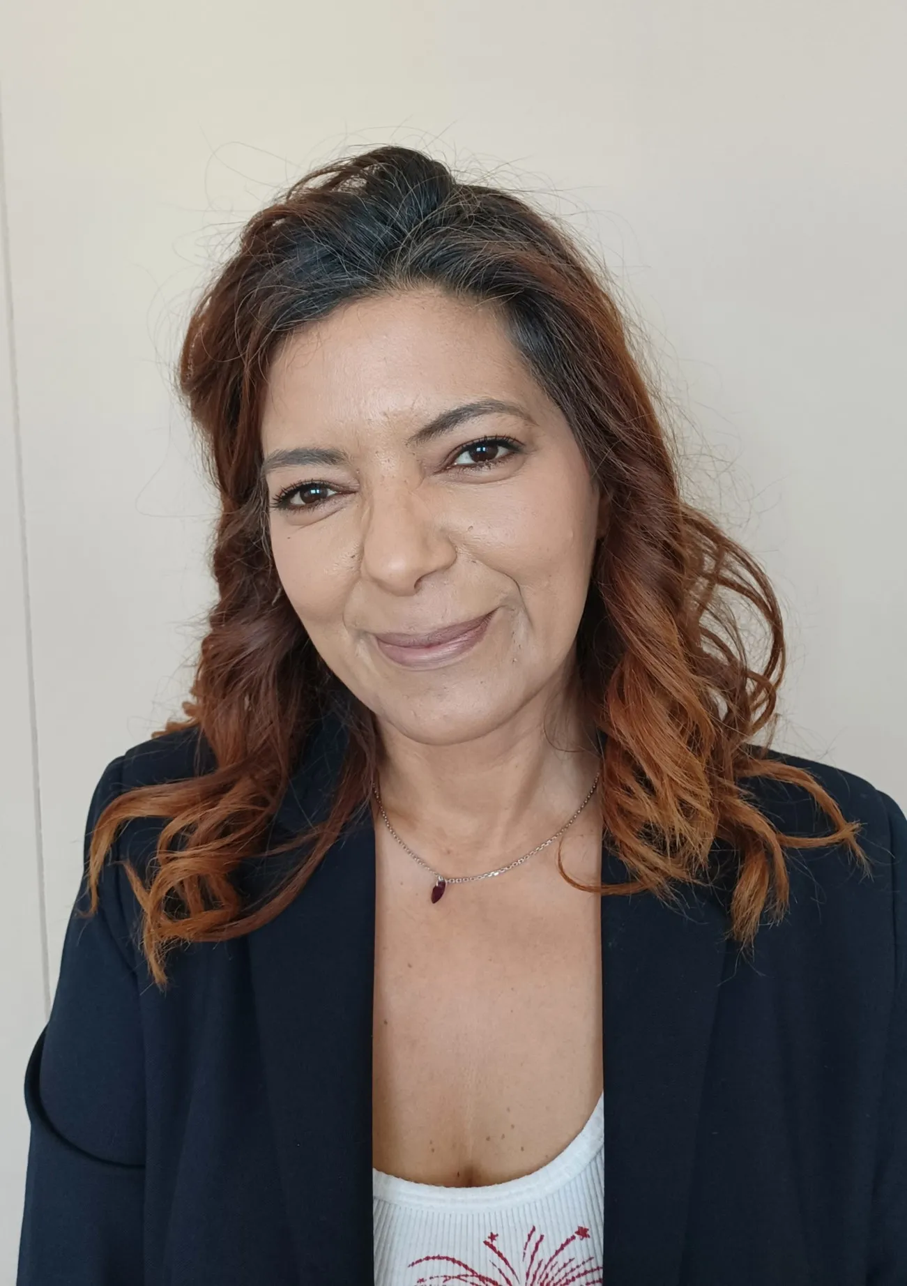 L. Akhouay